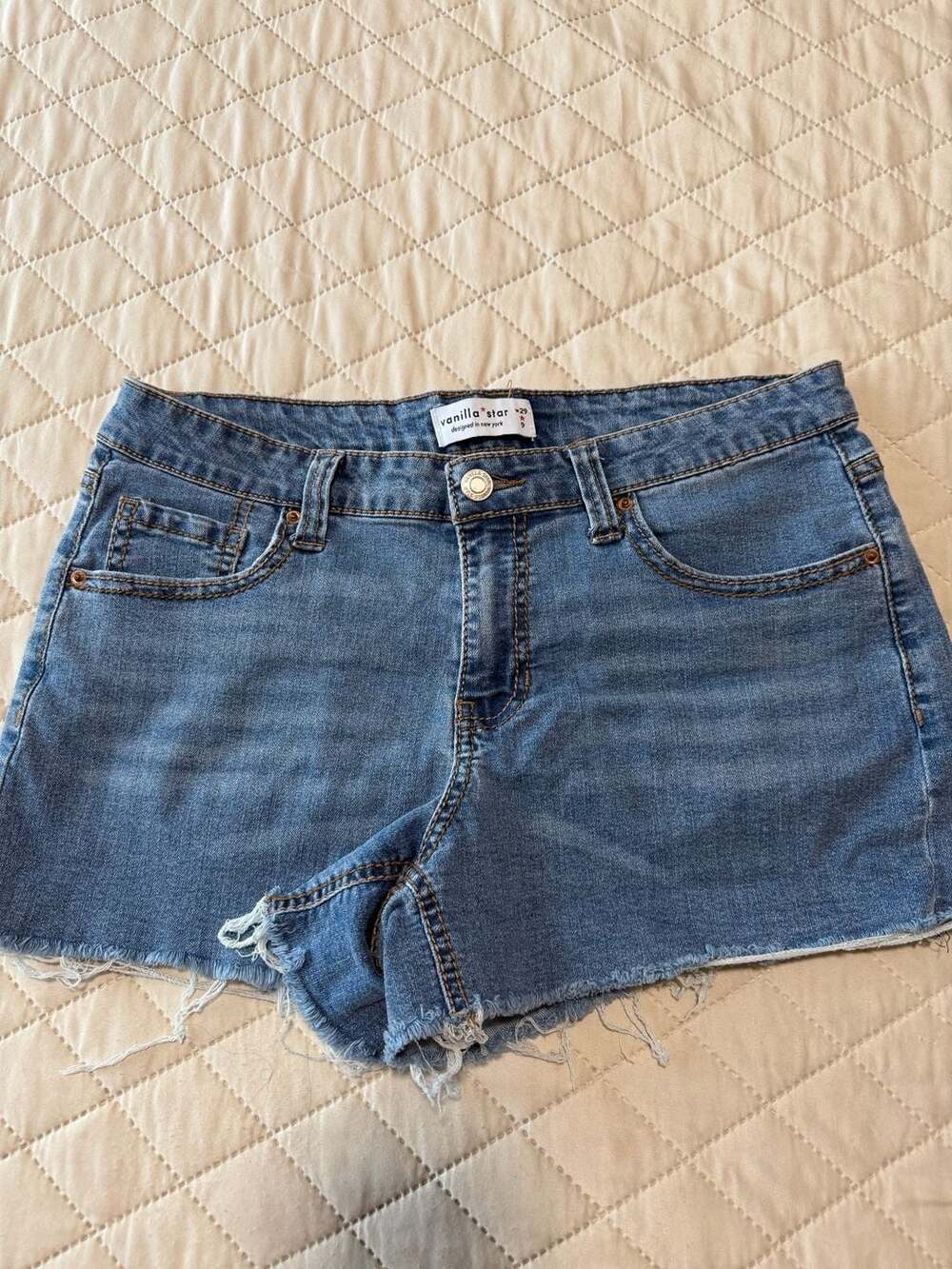 Vanilla Star Designed in New York Women's Size 9 Raw Hem Denim Cutoff Shorts